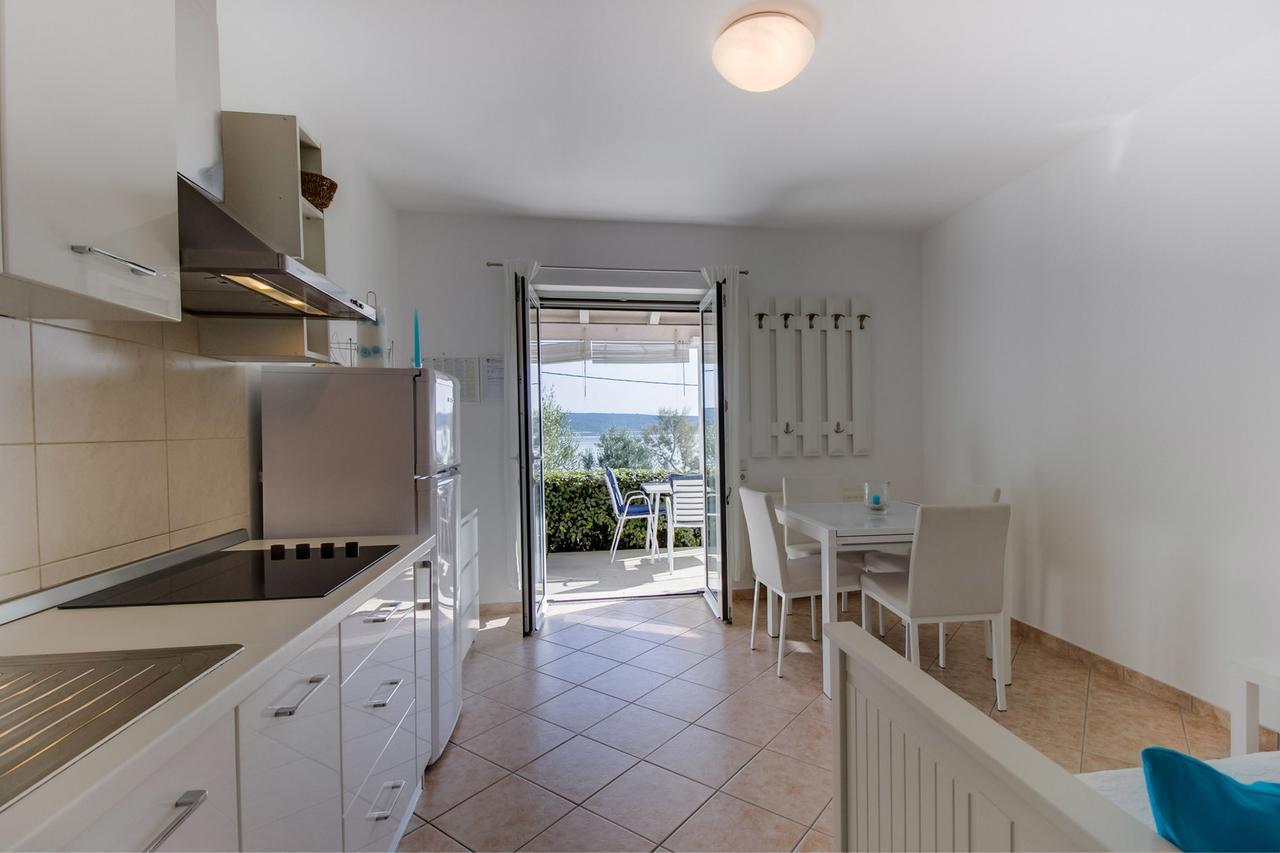 Apartments Del Sole Nerezine Room photo